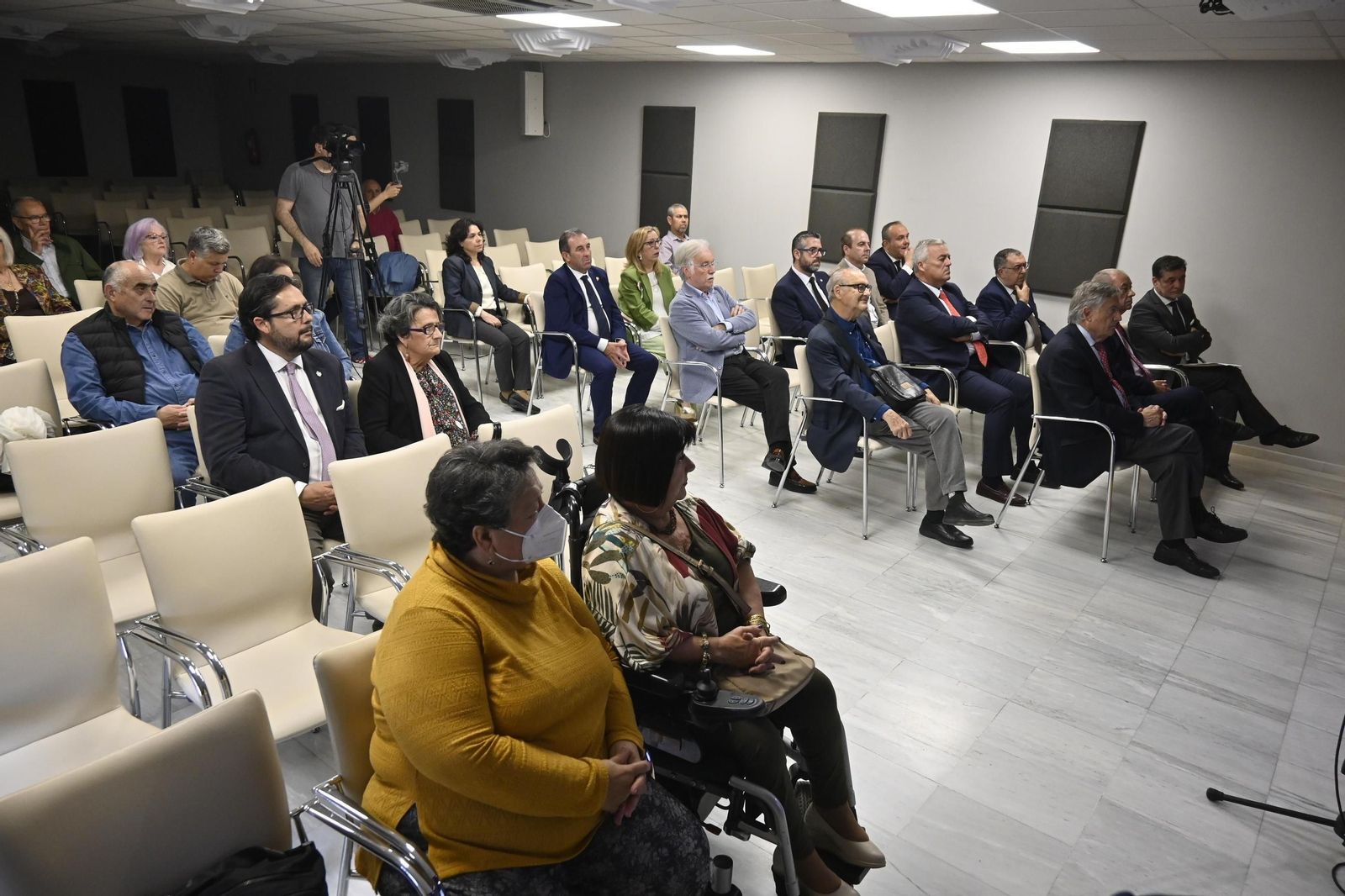 Entrega del Premio Gota a Gota a las Hermanas de la Cruz, en imágenes