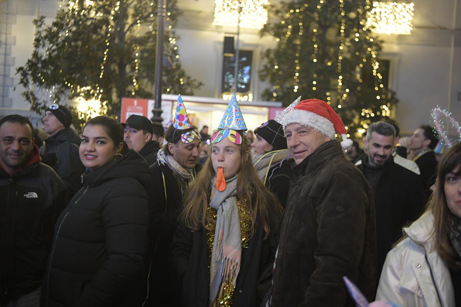 Granada da la bienvenida a 2023 en la Plaza del Carmen