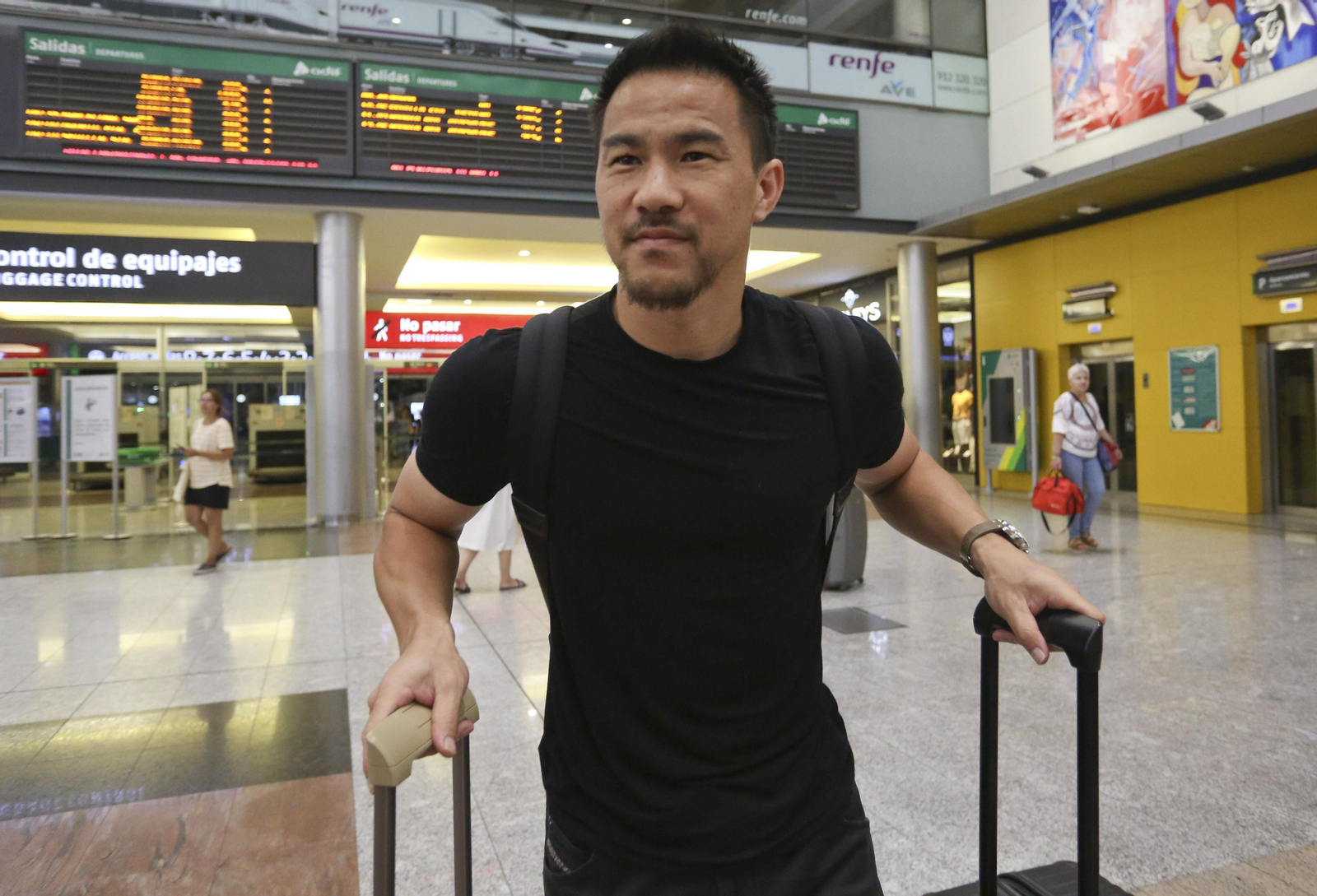 Shinji Okazaki, su fugaz paso por Málaga, en fotos