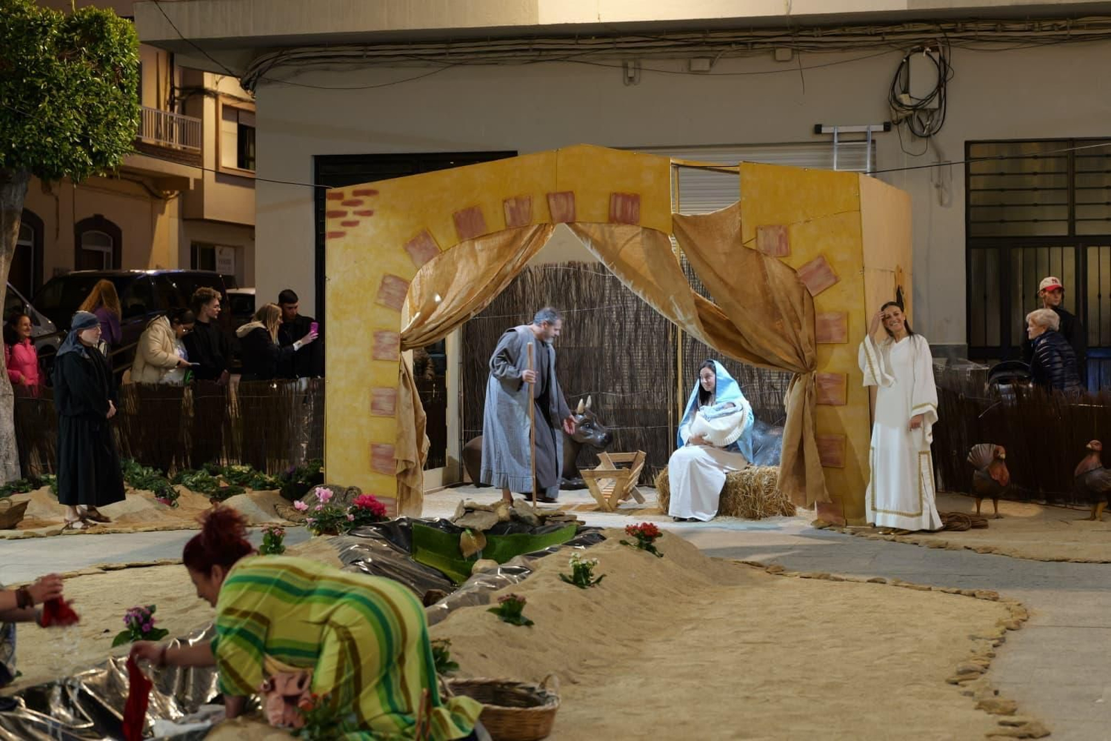 El belén cobra vida en Gádor para inaugurar la Navidad