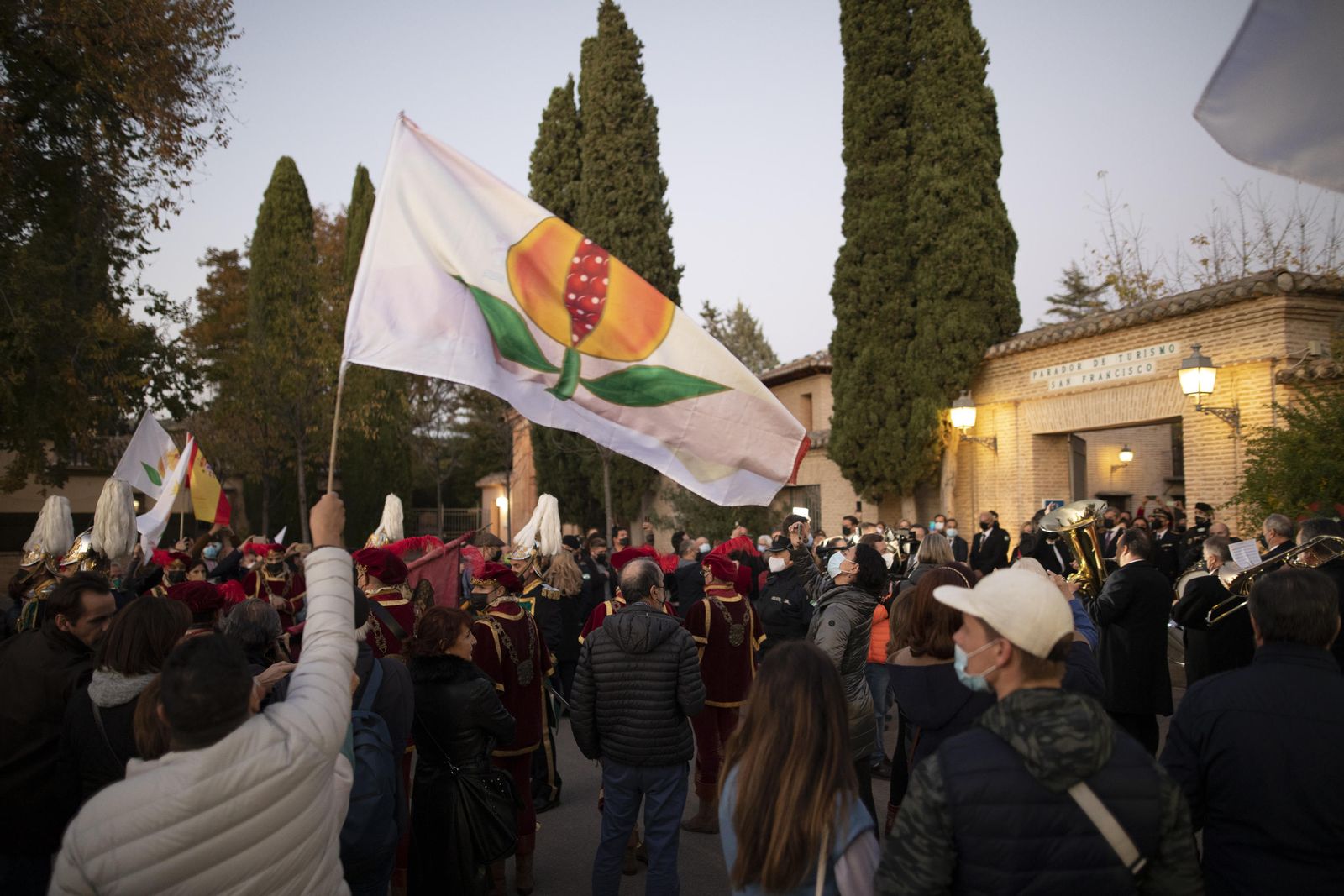 Fotos: el homenaje del quinto centenario del traslado de los restos de los Reyes Católicos