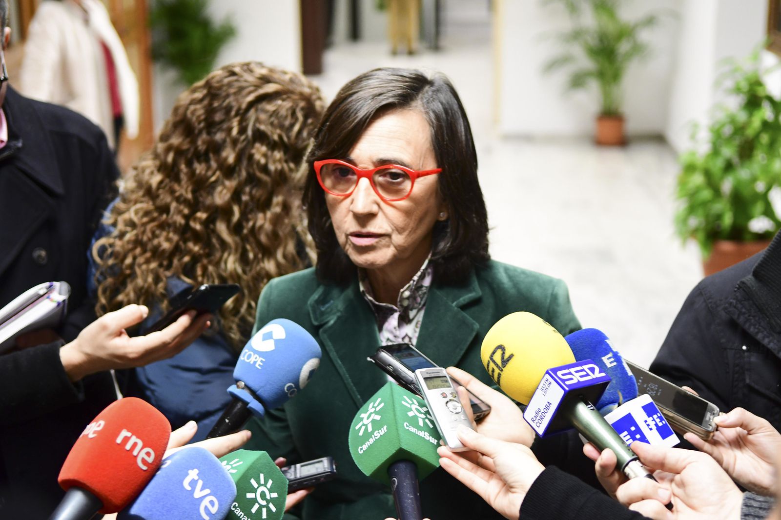 Las imágenes de la capilla ardiente de Pablo García Baena