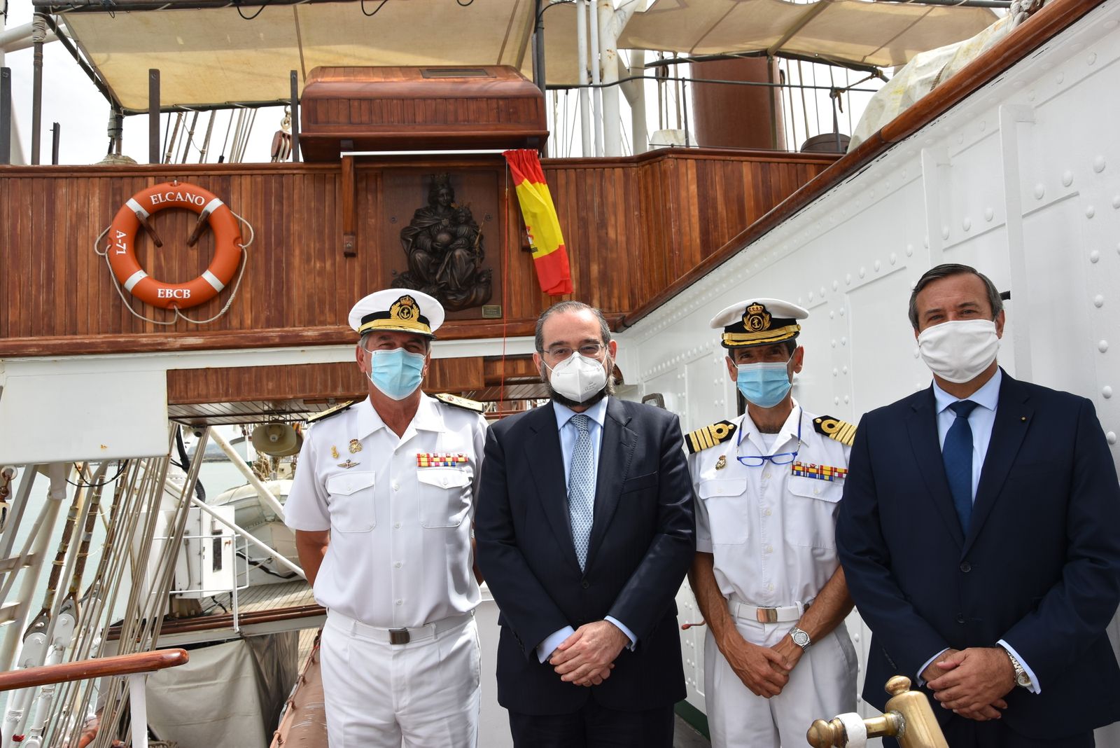 CEU Andalucía dona una imagen de la Virgen del Carmen al Buque Escuela Juan Sebastián Elcano