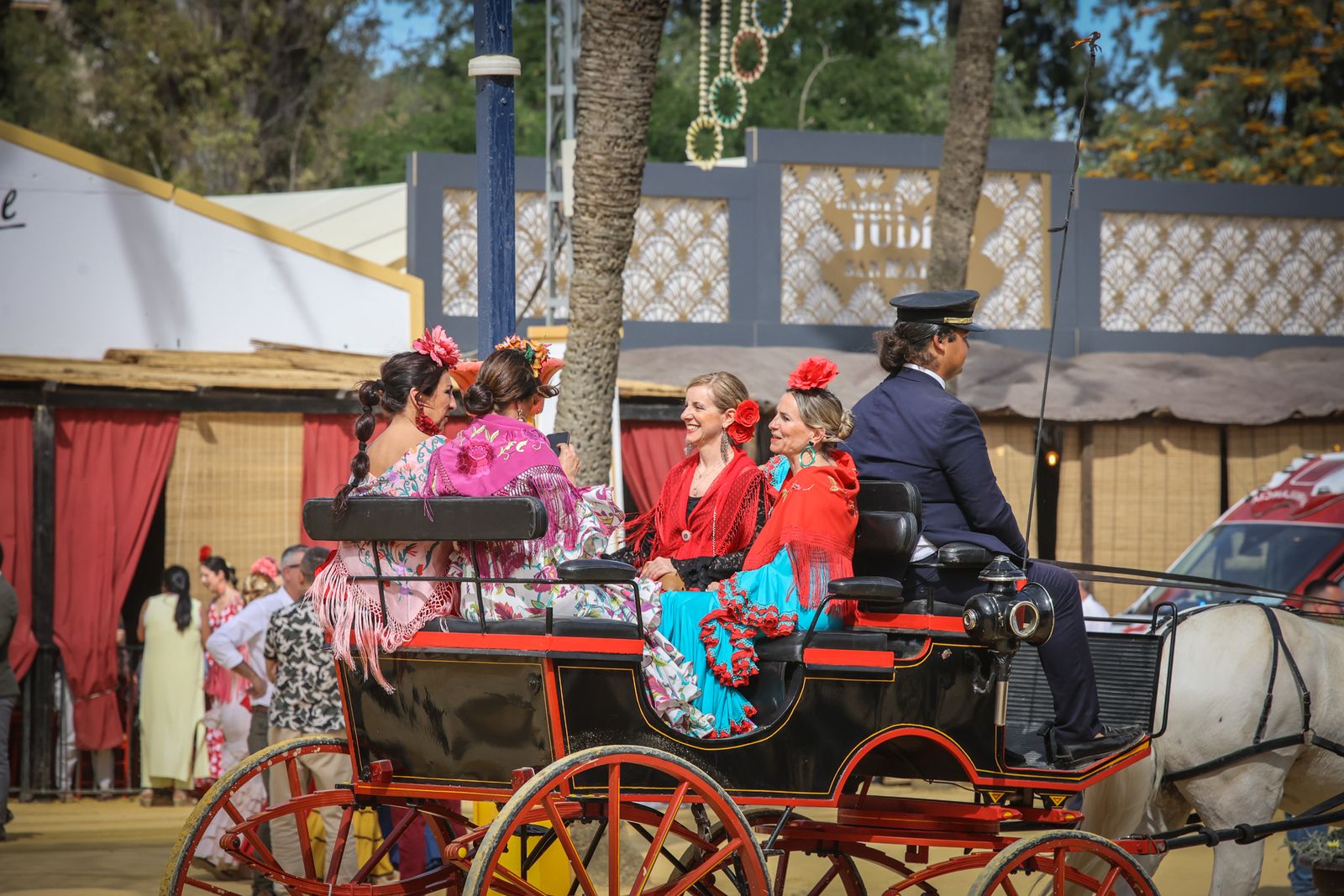 Búscate en las fotos  del jueves en la Feria de Jerez