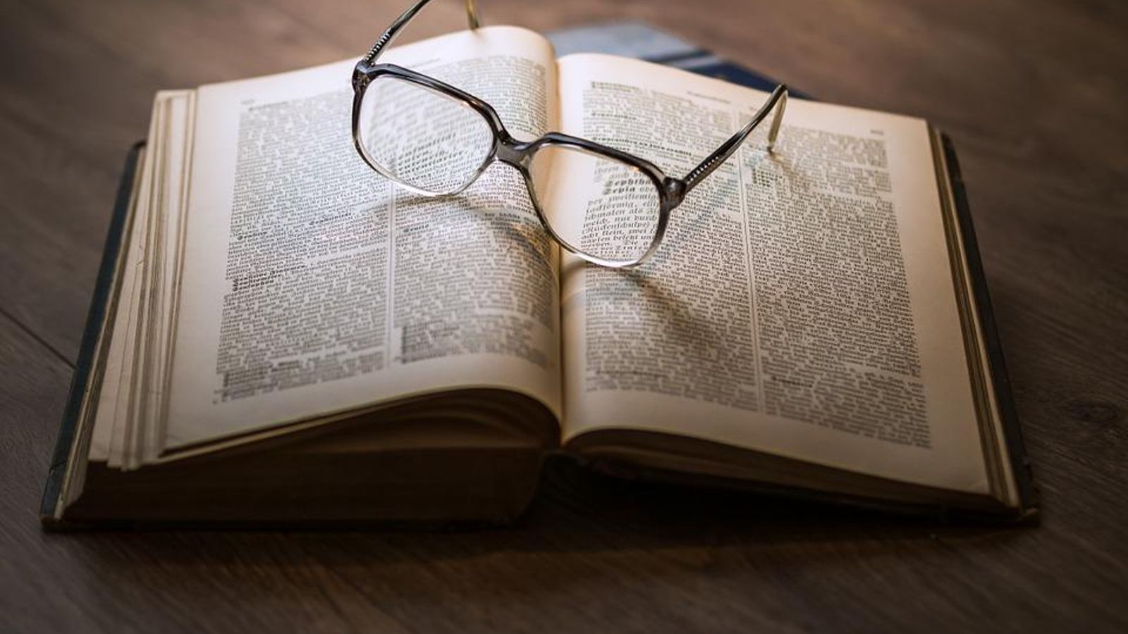 Un buen libro siempre es un regalo ideal para cualquier persona. Un buen libro siempre es un regalo ideal para cualquier persona.
