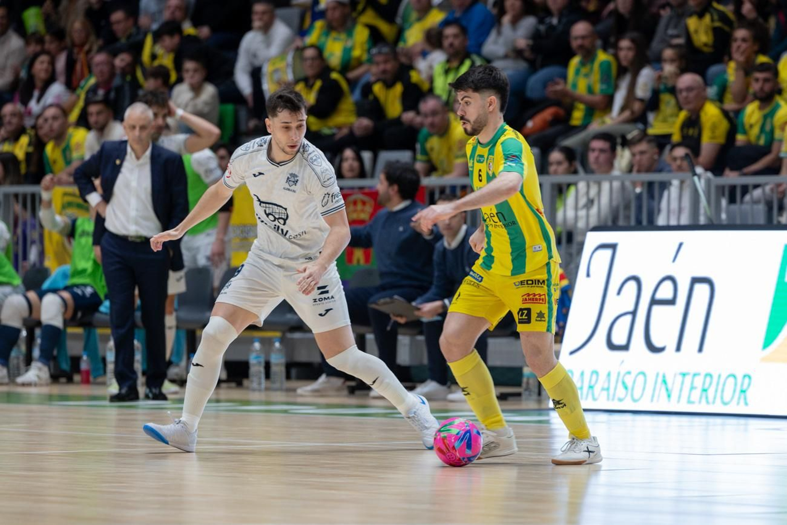 Jaén Paraíso Interior FS  4-3 Family Cash Alzira