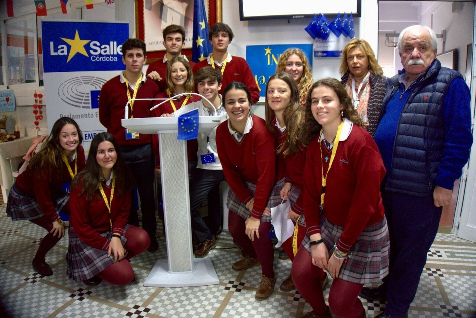 Alumnos embajadores del Parlamento Europeo del colegio La Salle.