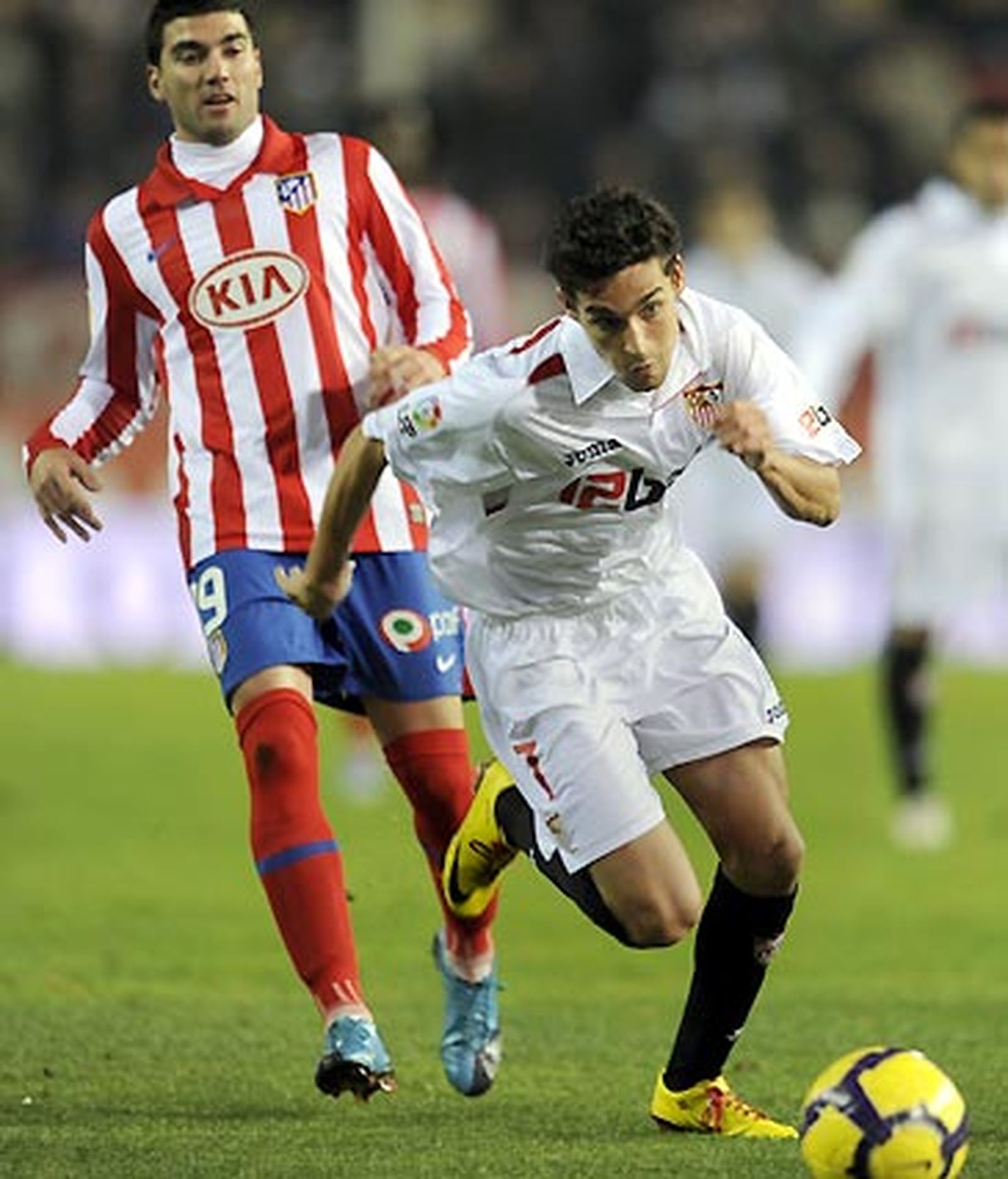 El Sevilla, que se adelantó en el marcador, salió derrotado del Calderón por un gol en propia puerta de Dragutinovic y otro de Antonio López en el 93.

Foto: Reuters / Afp Photo / Efe