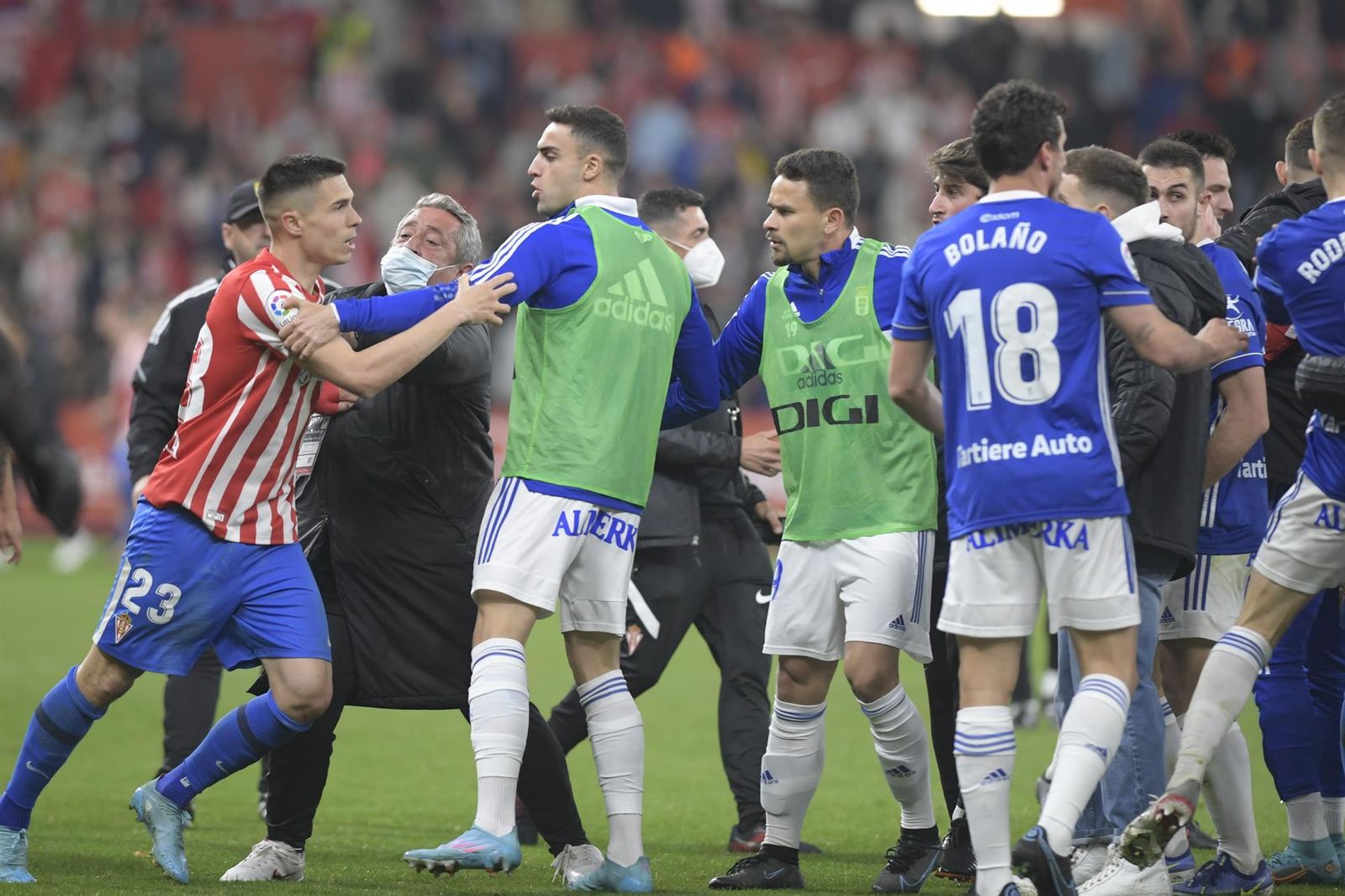 El Sporting afirma que "nada justifica una acción contraria al ideario del club"