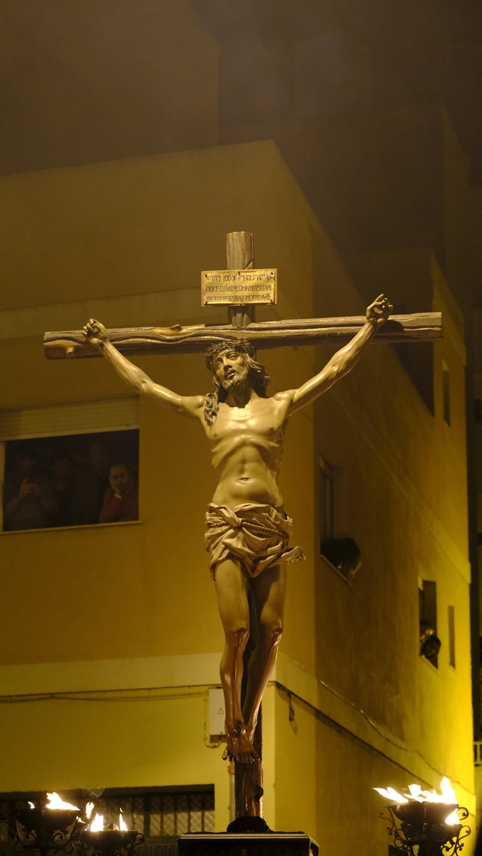 Las mejores imágenes de la Procesión del Perdón, en la noche del Martes Santo en Almería