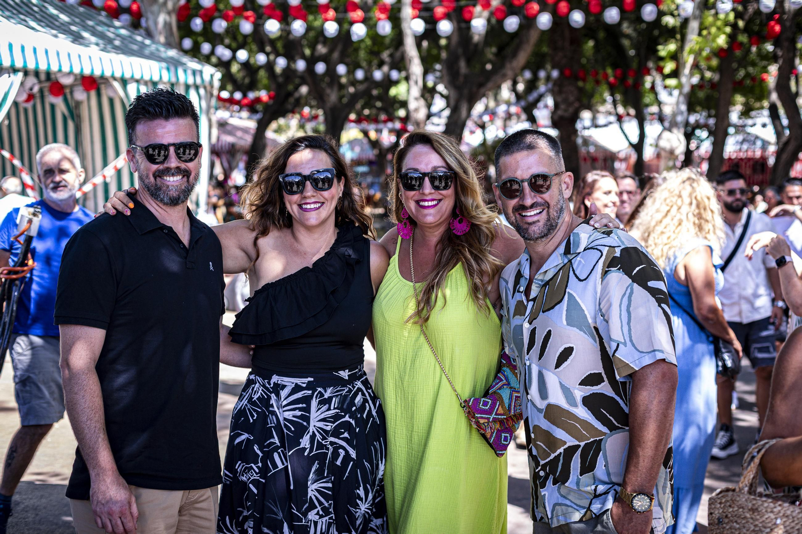 Búscate en las imágenes del Día de la Mujer de la Feria del Carmen y de la Sal de San Fernando