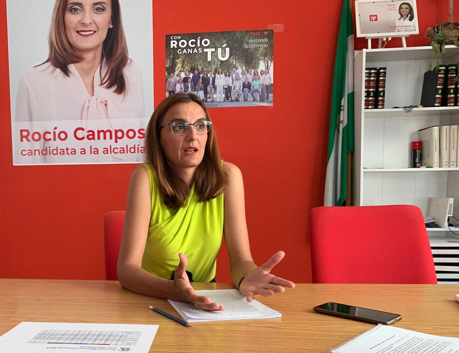 La alcaldesa de Cantillana, Rocío Campos, en un momento de la entrevista.