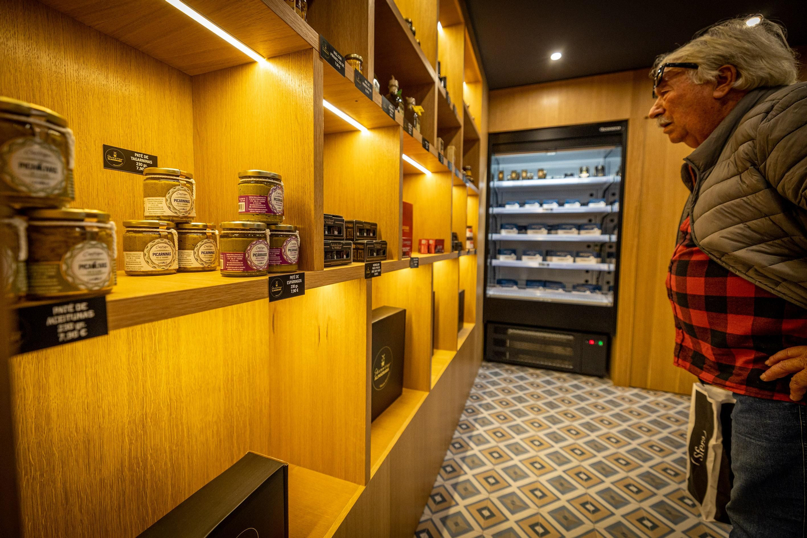 Imágenes de ‘Shopping Almadraba’ la nueva tienda de Petaca Chico en Cádiz