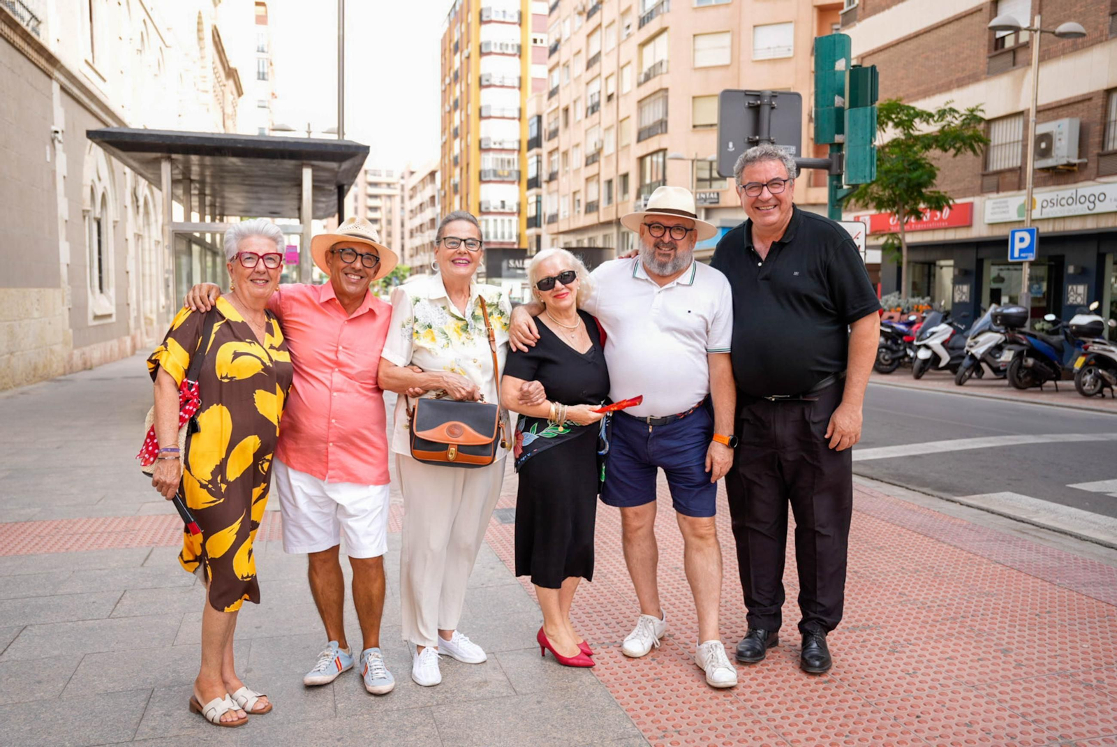 Los almerienses disfrutan del martes en la Feria del Mediodía