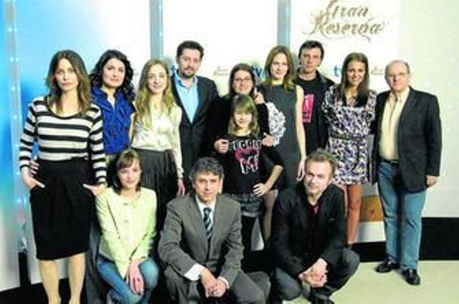 Los actores protagonistas de 'Gran Reserva', ayer durante la presentación de la nueva serie de TVE.