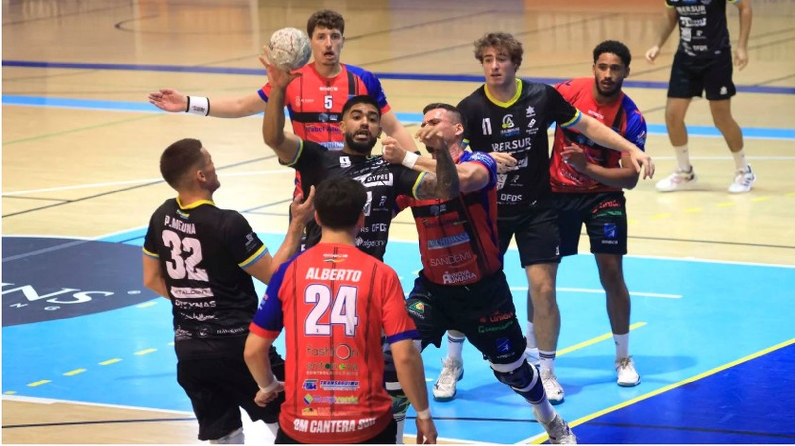 Un lance del BM Ciudad de Algeciras-Cantera Sur de la primera vuelta