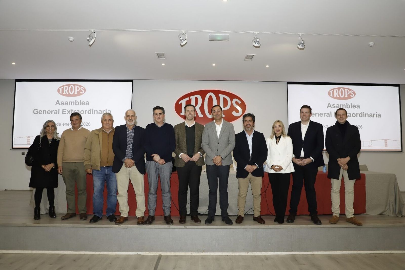 David Sarmiento, nuevo presidente de Trops, junto a la Junta Rectora