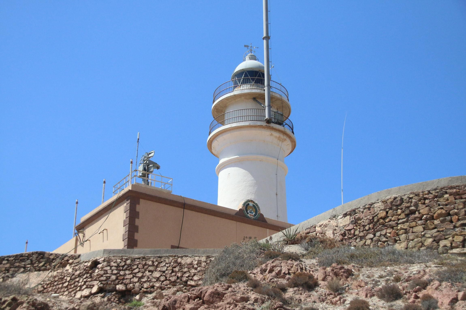 Faro de Cabo de Gata, situado en pleno corazón del parque natural.