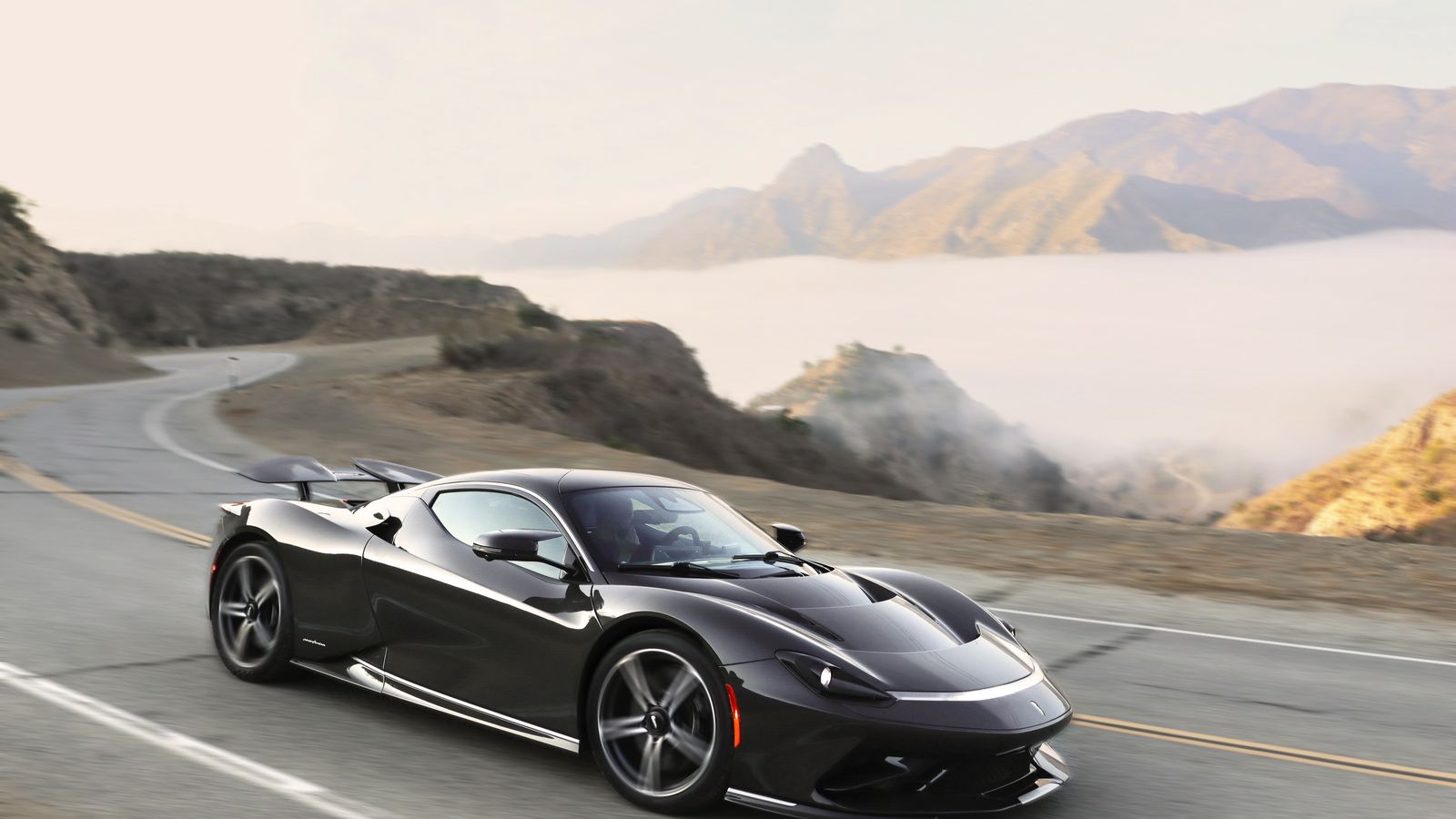 Nunca ha habido un coche italiano de producción tan brutal como el PIninfarina Battista, un modelo con mucho de Rimac, el especialista en hiperdeportivos eléctricos.