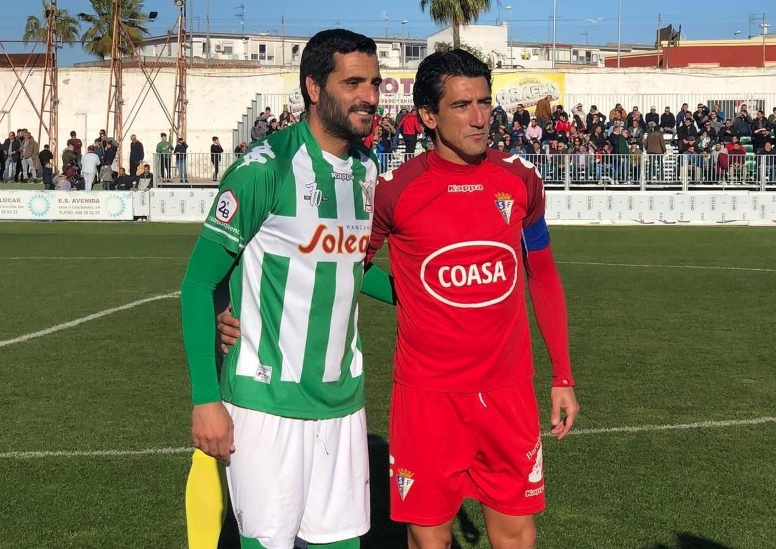 Dani Güiza (i) y Pedro Ríos posan juntos antes del inicio del choque.