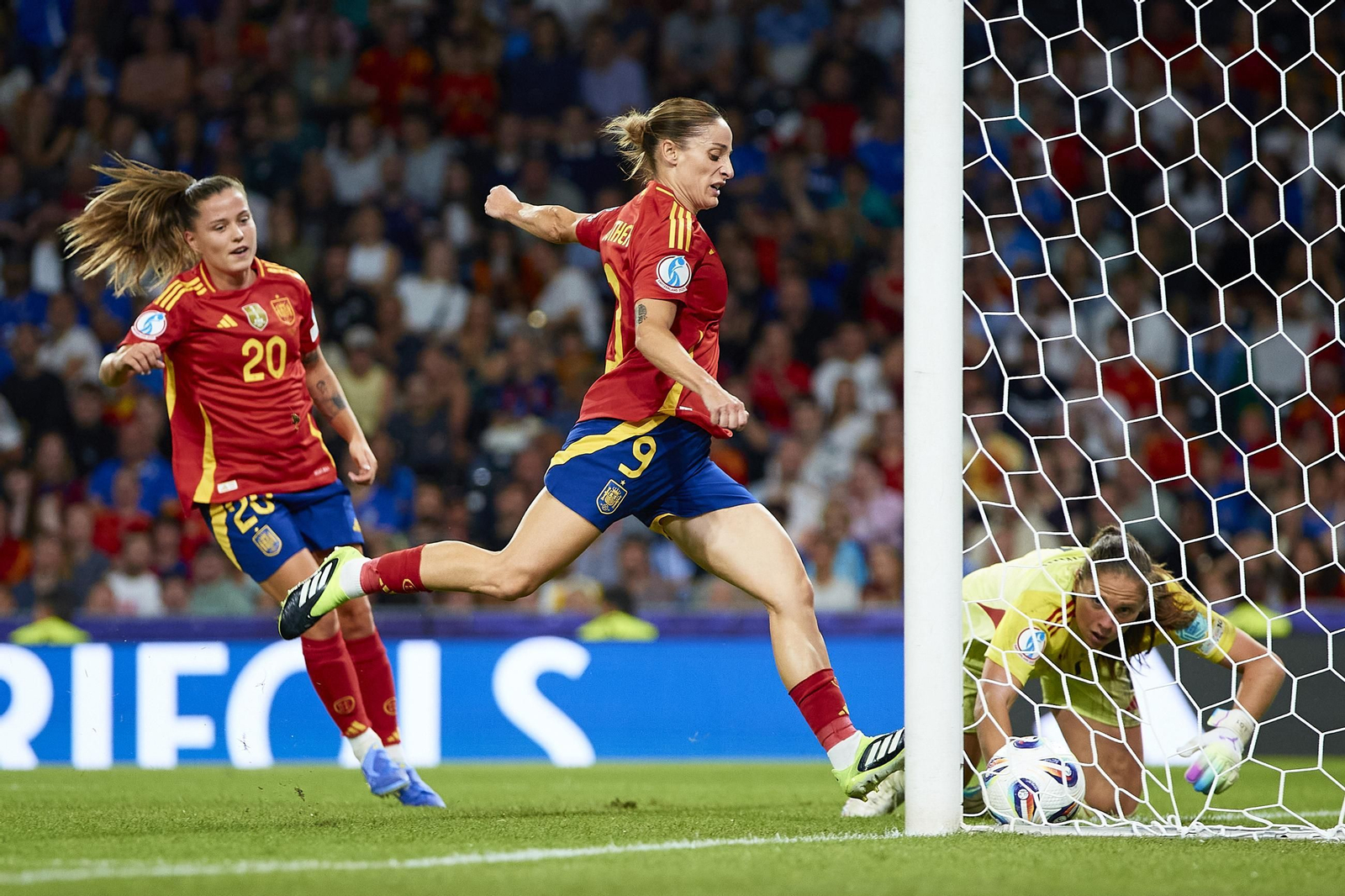 Las fotos del Italia - España de la Eurocopa femenina