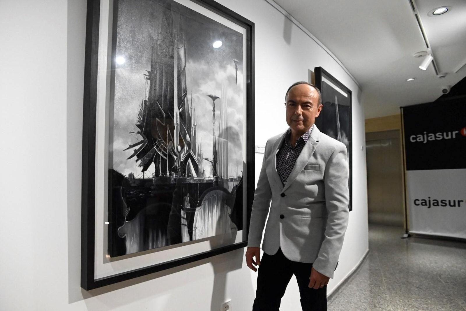 La exposición por los 40 años de trayectoria de José Domínguez en Cajasur, en imágenes