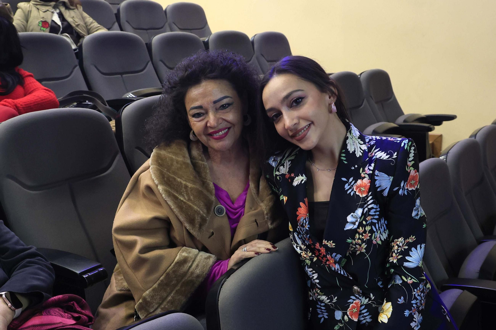 Las fotos de la entrega del Premio Rafael Viso 2025 para jóvenes creadores a la cantante algecireña Naomí Santos