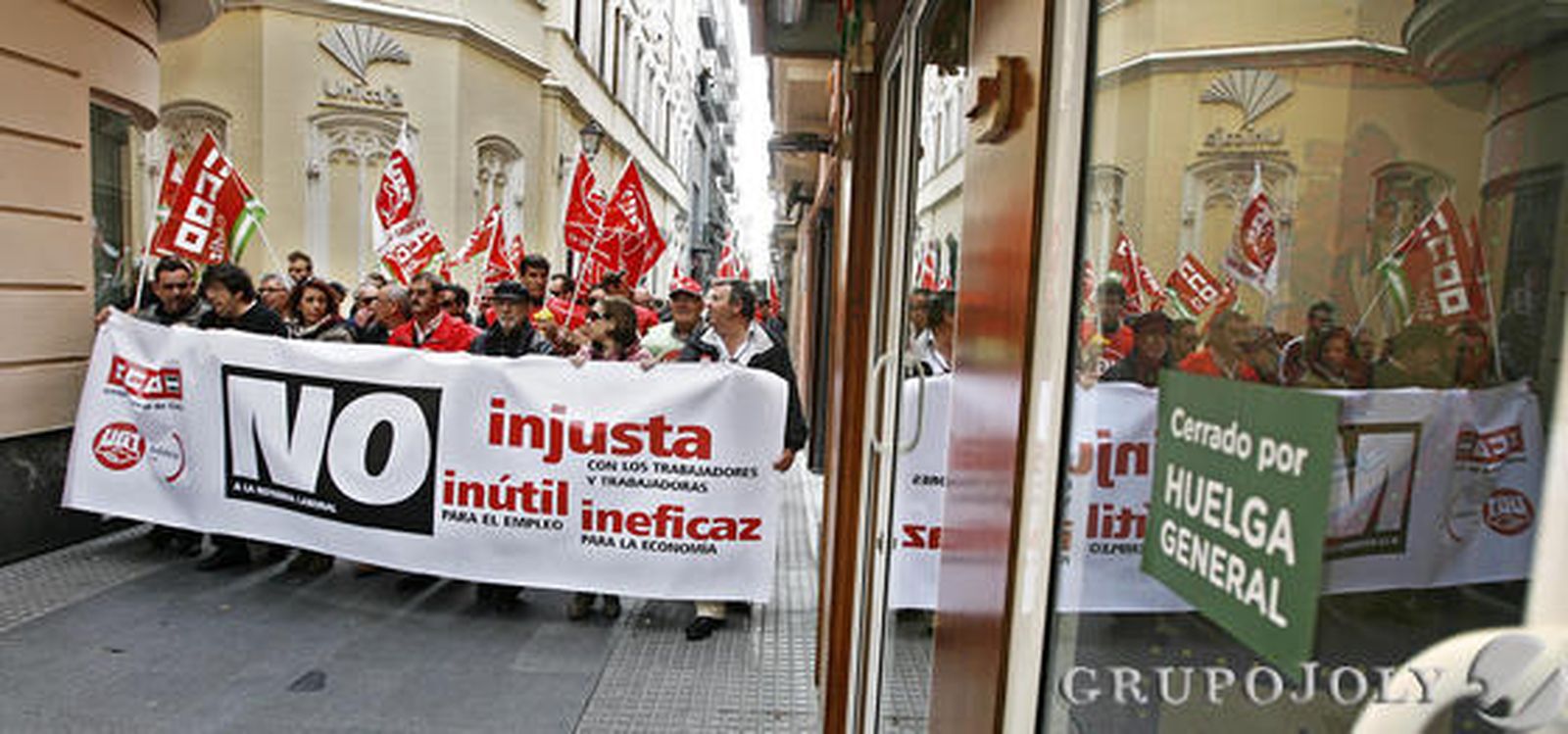 La cabeza de la manifestación, a su paso por San Francisco.
