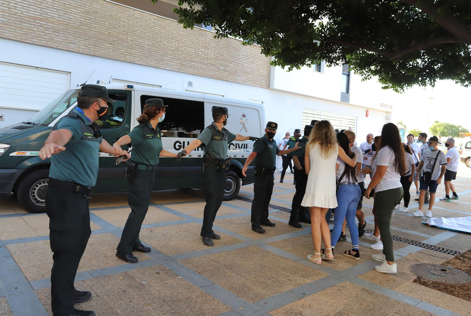 Imágenes de la llegada al juzgado de Ayamonte de uno de los principales imputados del crimen de Cartaya