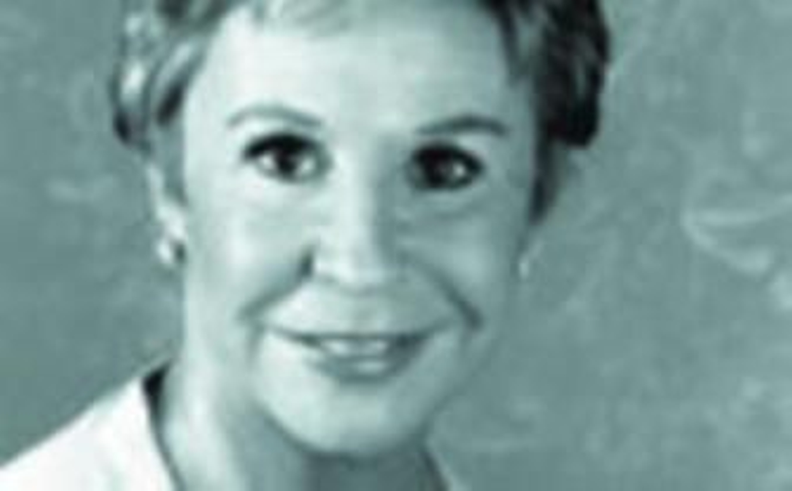 1. Lina, en una revista de sus inicios. 2. Con Joaquín Kremel, en 'Hostal Royal Manzanares'. 3. Una escena de su intervención en 'Aquí no hay quien viva'. 1. Lina, en una revista de sus inicios. 2. Con Joaquín Kremel, en 'Hostal Royal Manzanares'. 3. Una escena de su intervención en 'Aquí no hay quien viva'.