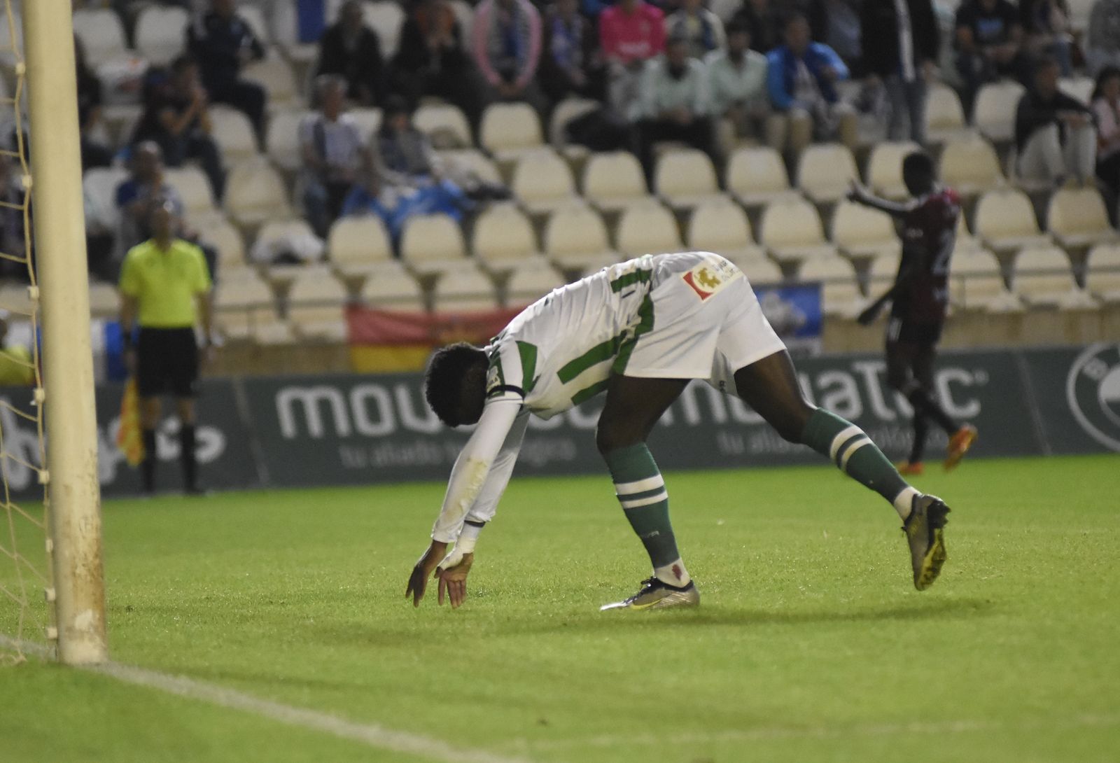 Imágenes del partido entre el Córdoba y el Recreativo de Huelva en El Arcángel