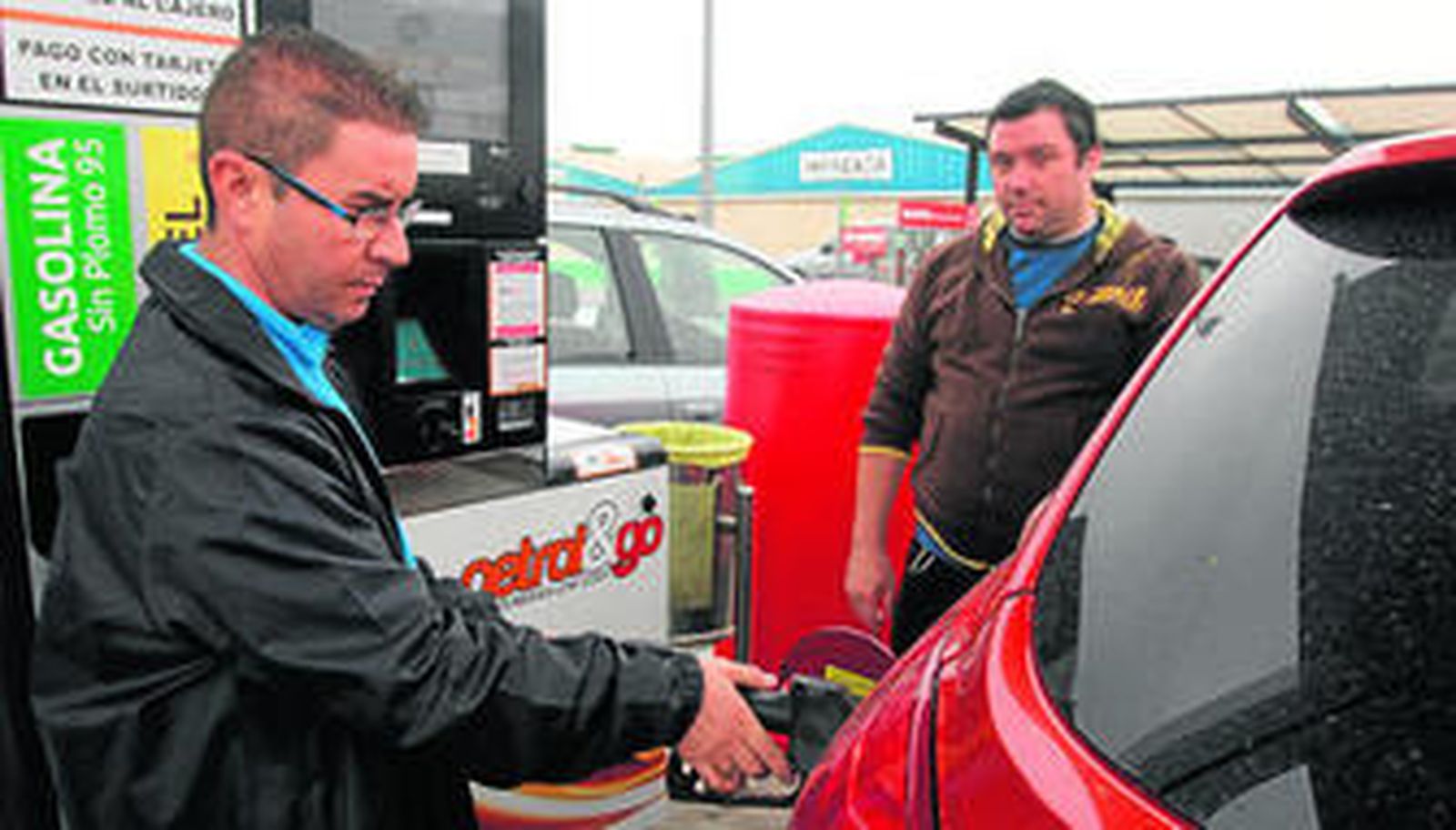 El año arranca con un precio del combustible que supone un ahorro para el bolsillo.