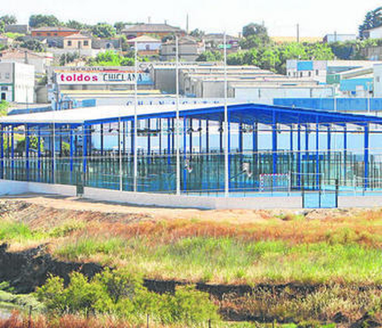 Imagen del complejo deportivo durante su construcción.