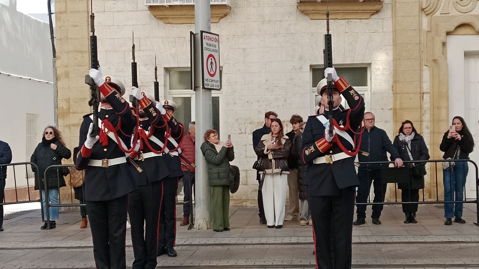 Celebrada la Pascua Militar en San Fernando: las imágenes