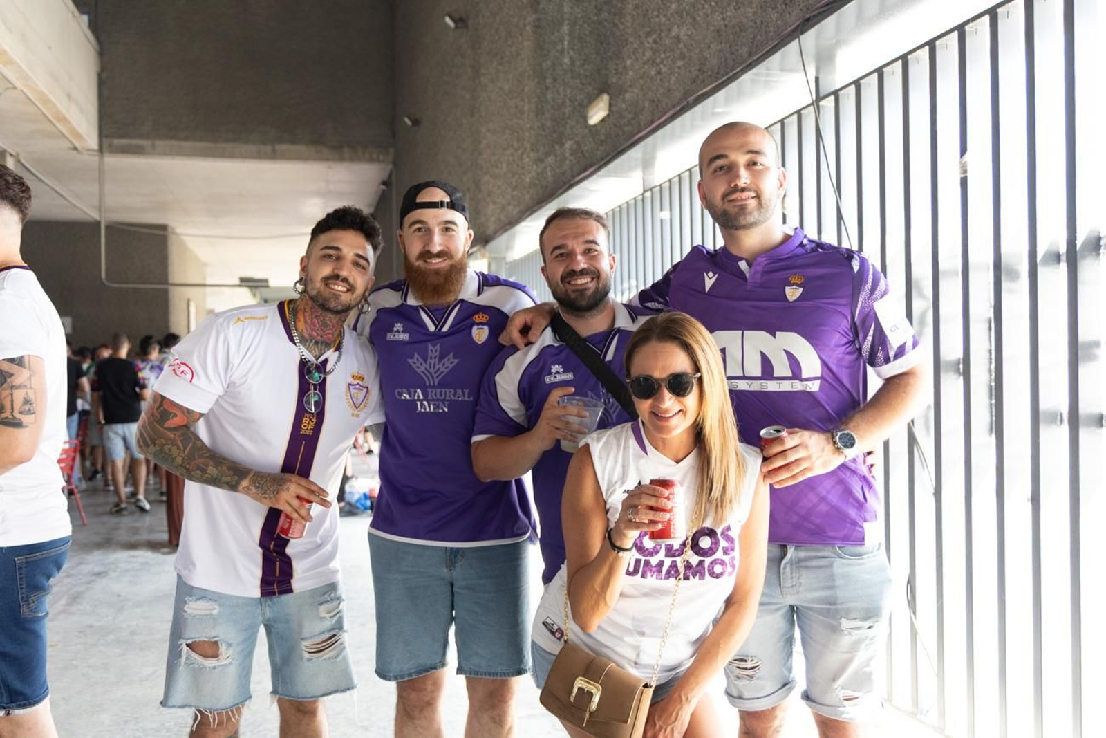El épico recibimiento de la afición lagarta al Real Jaén, en imágenes