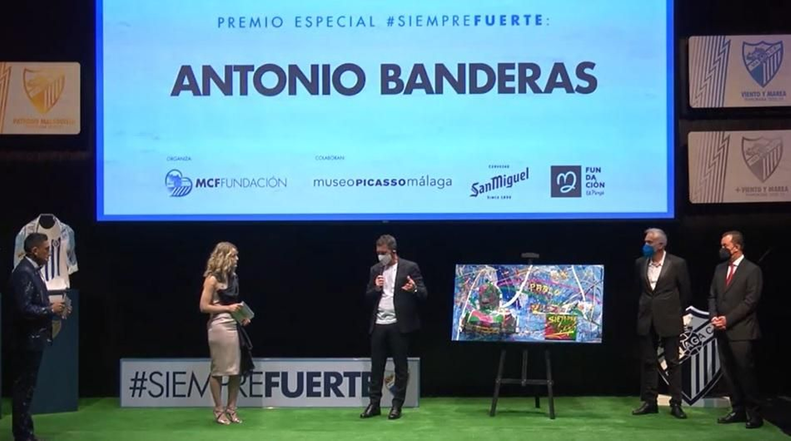 Antonio Banderas, premiado en la gala #SiempreFuerte Antonio Banderas, premiado en la gala #SiempreFuerte