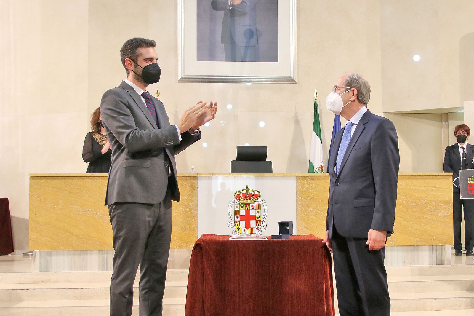 Fotogalería Escudo de Oro de la Ciudad al dermatólogo Ramón Fernández-Miranda