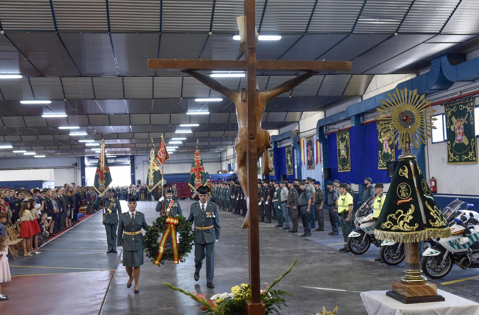 Imágenes de los actos por el Día del Pilar en Sevilla