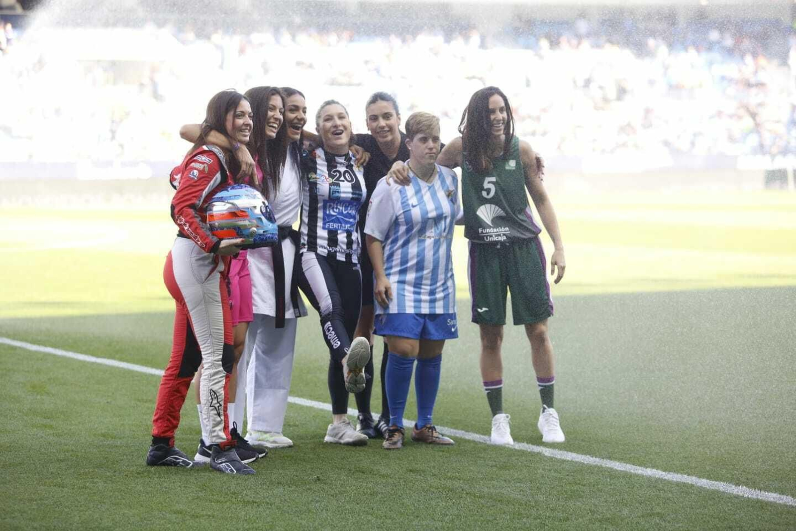 Una foto de las protagonistas del homenaje por el 8-M.