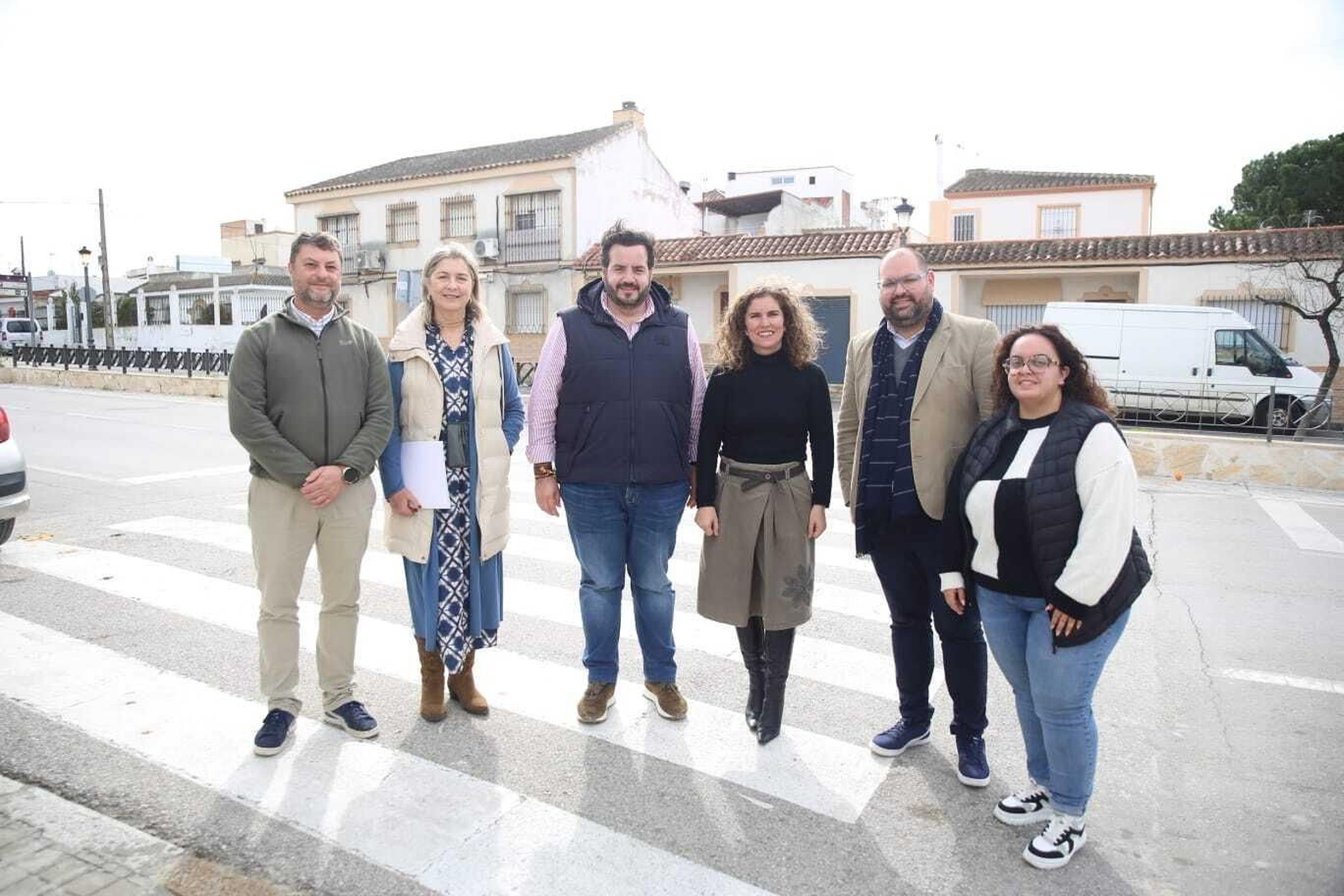 Los responsables de Diputación y la Junta, con el alcalde de Estella.