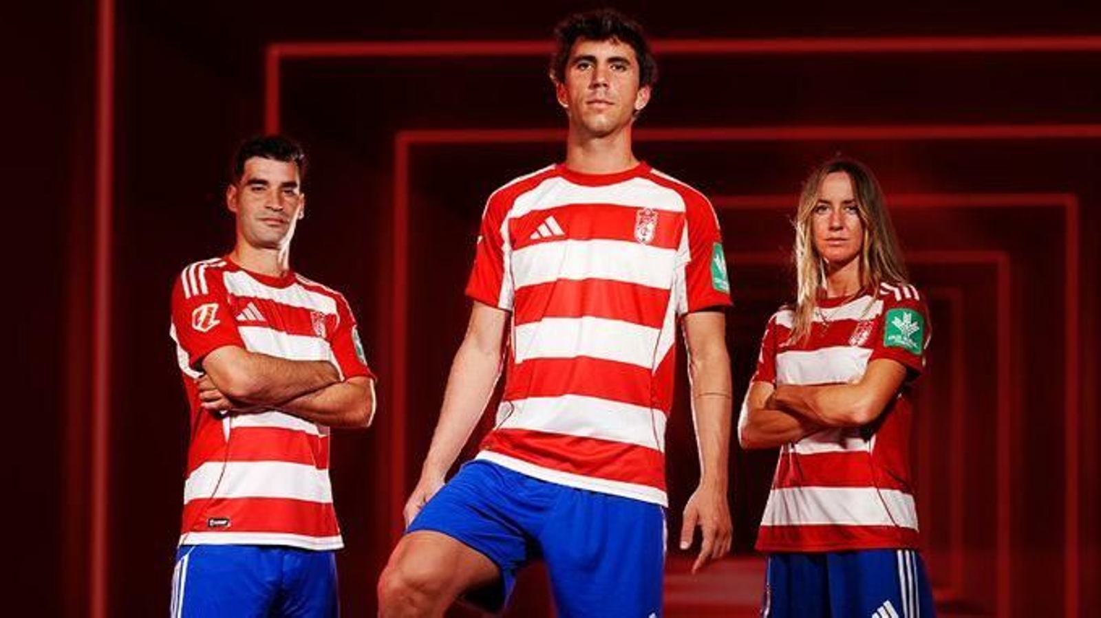 Trigueros, Manu Lama y Lauri con la nueva equipación