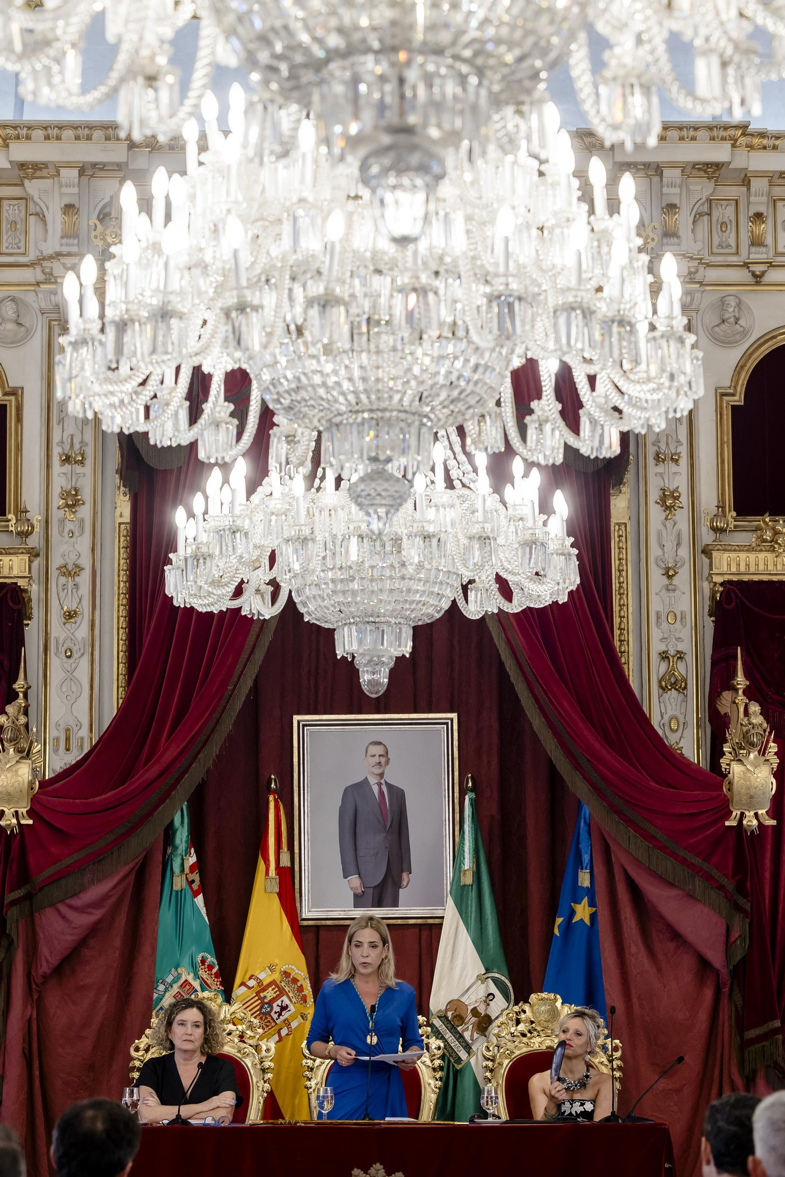 Las imágenes del pleno de investidura de la Diputación de Cádiz.