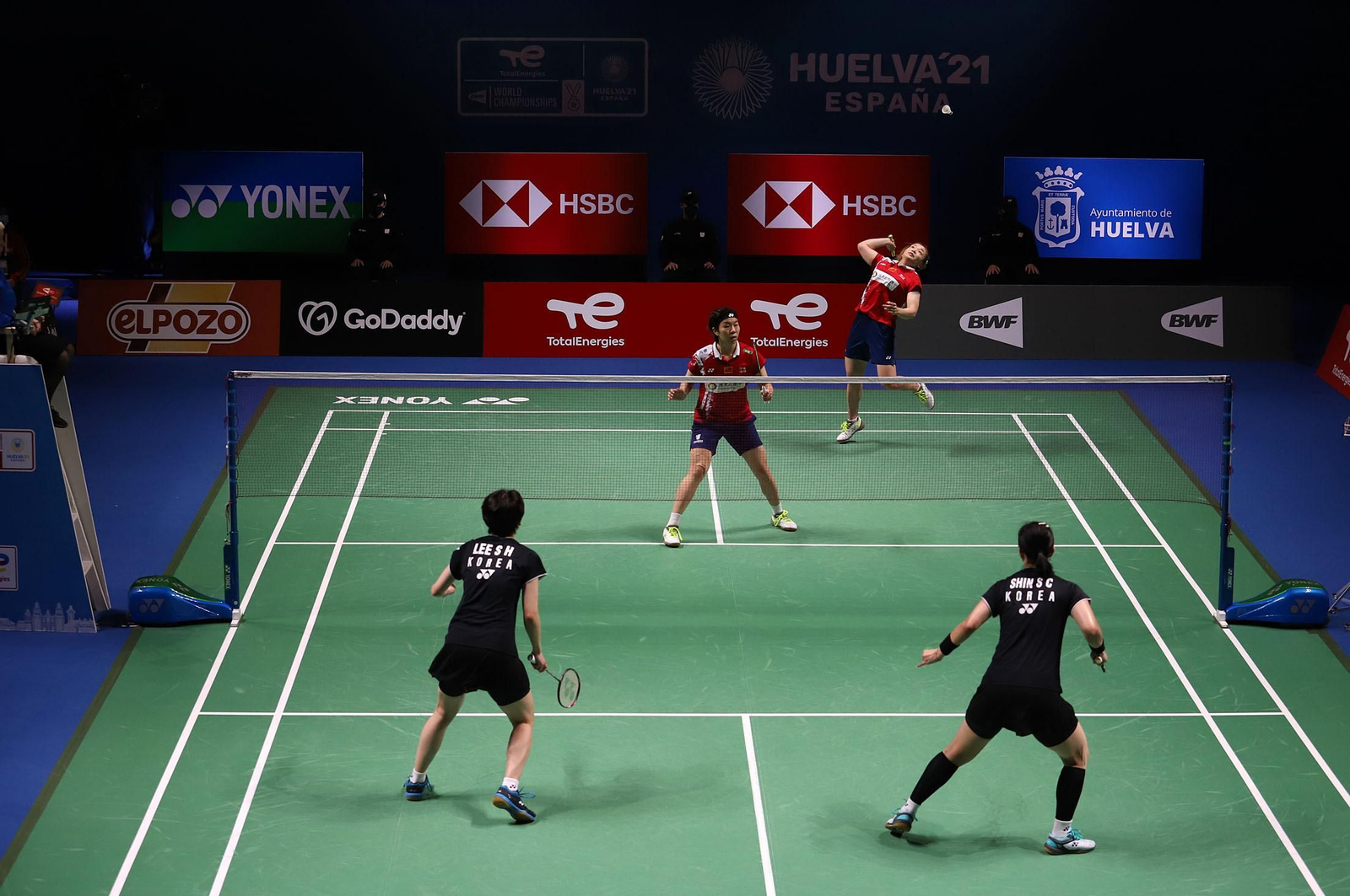 Huelva 2021: final doble femenina CHEN Qing Chen, JIA Yi Fan-LEE Sohee,SHIN Seungchan. Mundial de Bádminton Huelva´21