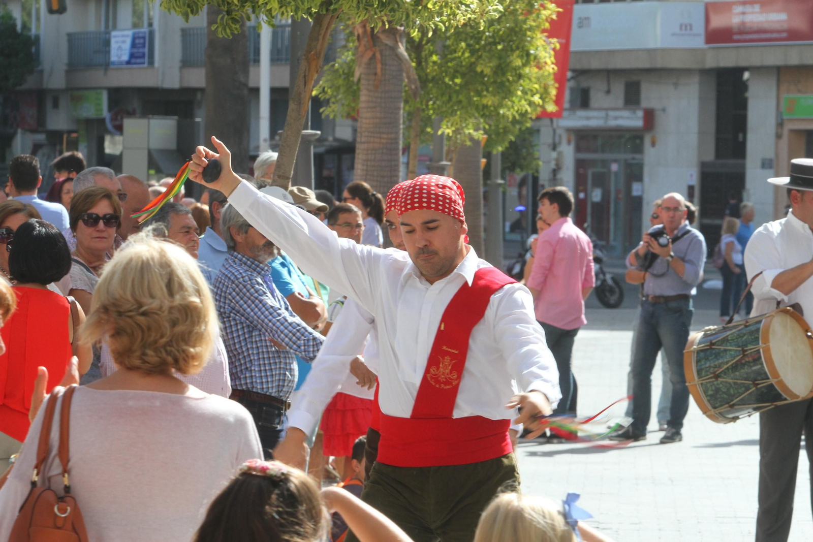 Imágenes del desfile Iberoamericano de bailes.