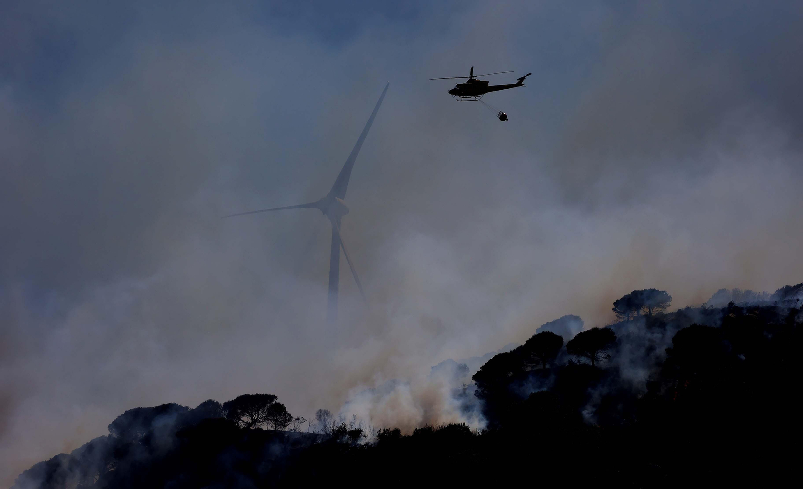 Imágenes del incendio de monte La Peña en Tarifa Imágenes del incendio de monte La Peña en Tarifa