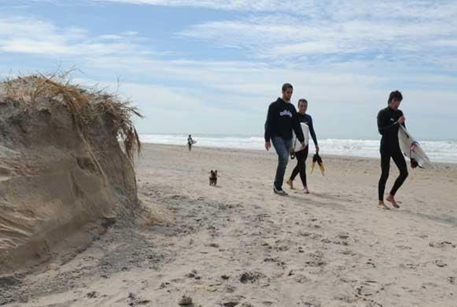 El litoral se deteriora día a día, a la espera de los 3,9 millones de euros de inversión del Ministerio de Medio Ambiente

Foto: Fito Carreto-Paco Periñán-Elias Pimentel
