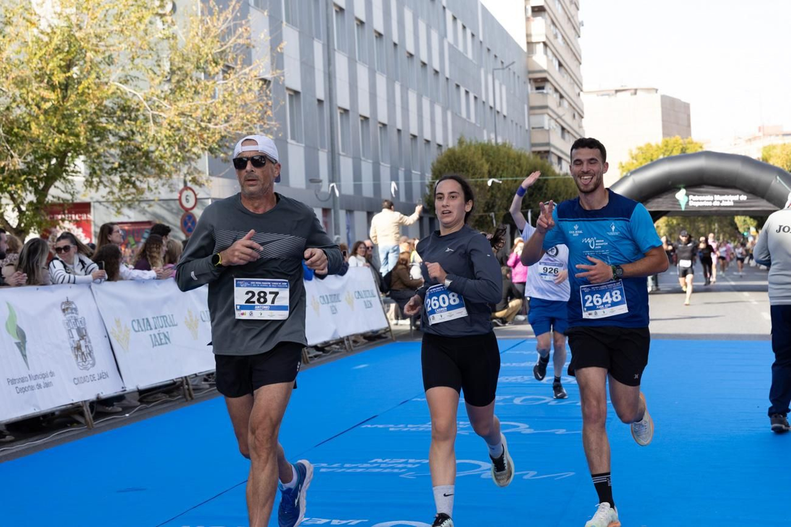 En imágenes: multitudinaria e histórica XXIX Media Maratón 'Ciudad de Jaén' y 10k en memoria de Paco Manzaneda