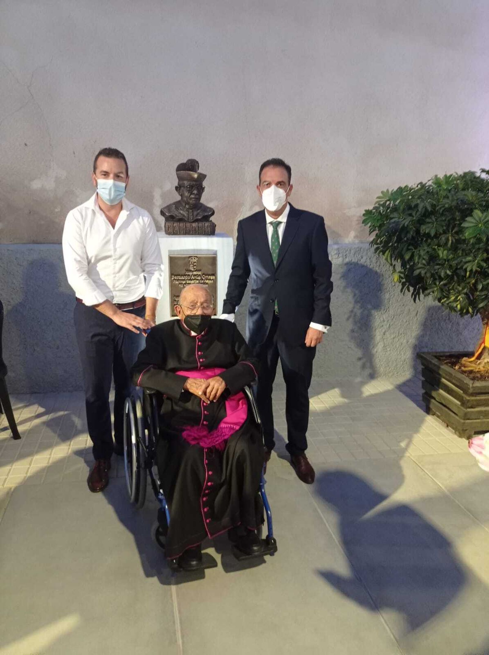 Inauguración de un busto de Don Bernardo Ávila el 8 de septiembre de 2021.