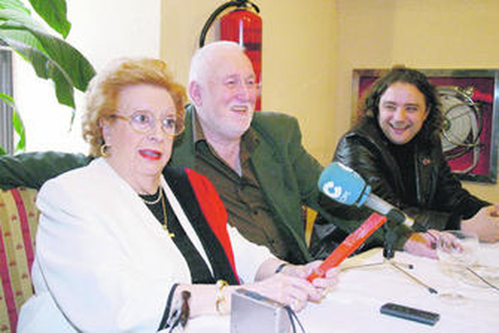 El escritor Rafael Mendizábal.