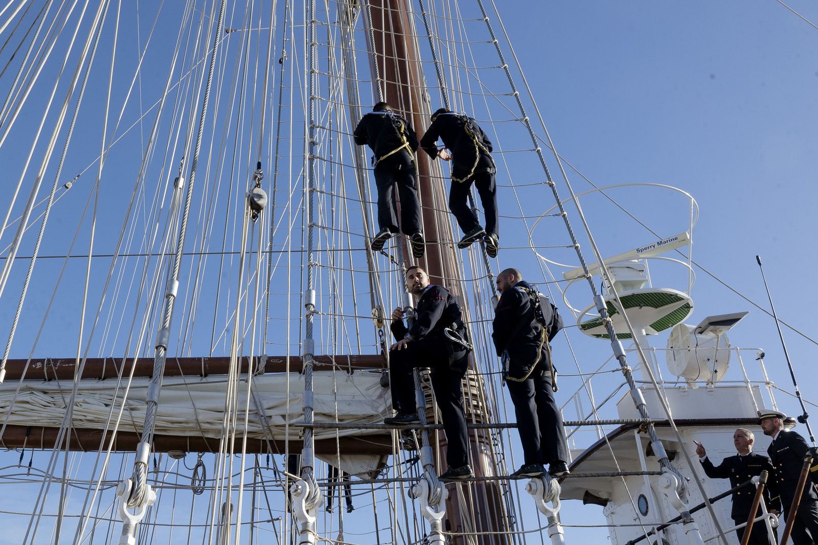 Las imágenes de la despedida del Juan Sebastián de Elcano
